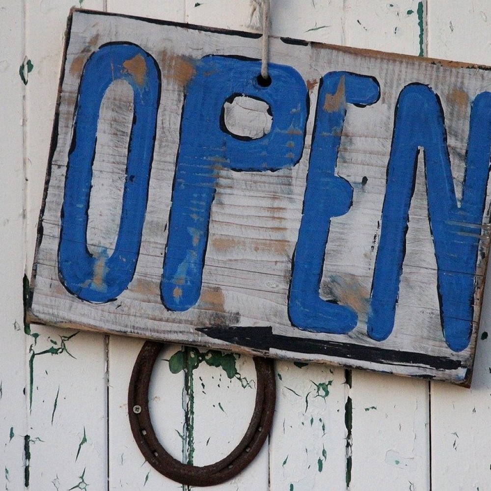 open-966315_1280